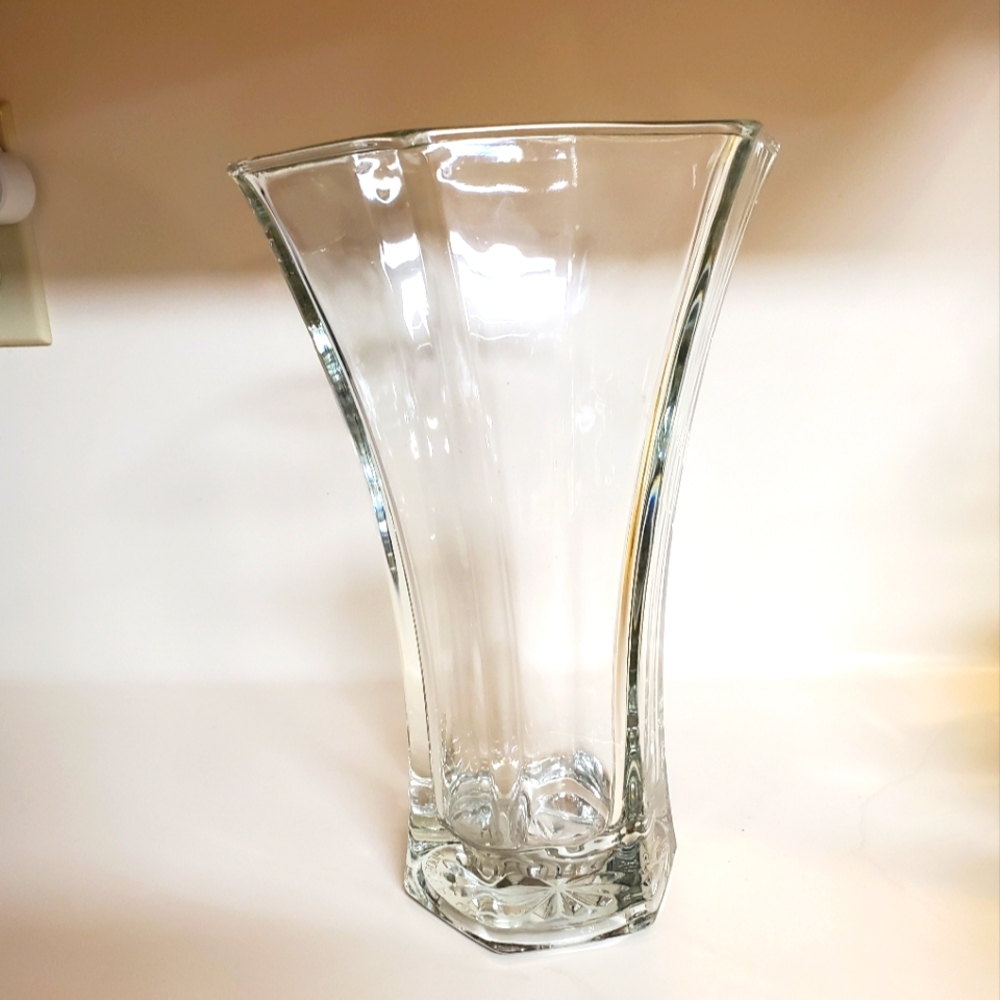 Hoosier Elegant Clear Glass Vase #4041